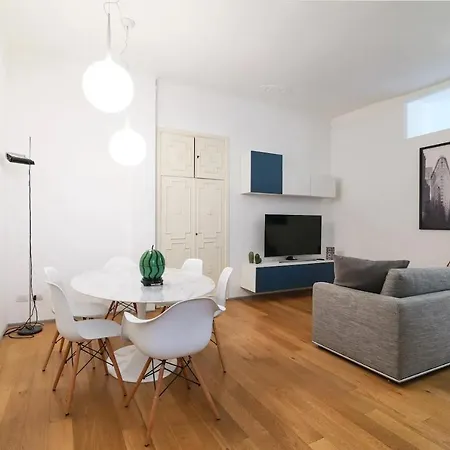 Remarkable 1-bed In Apartamento Milão